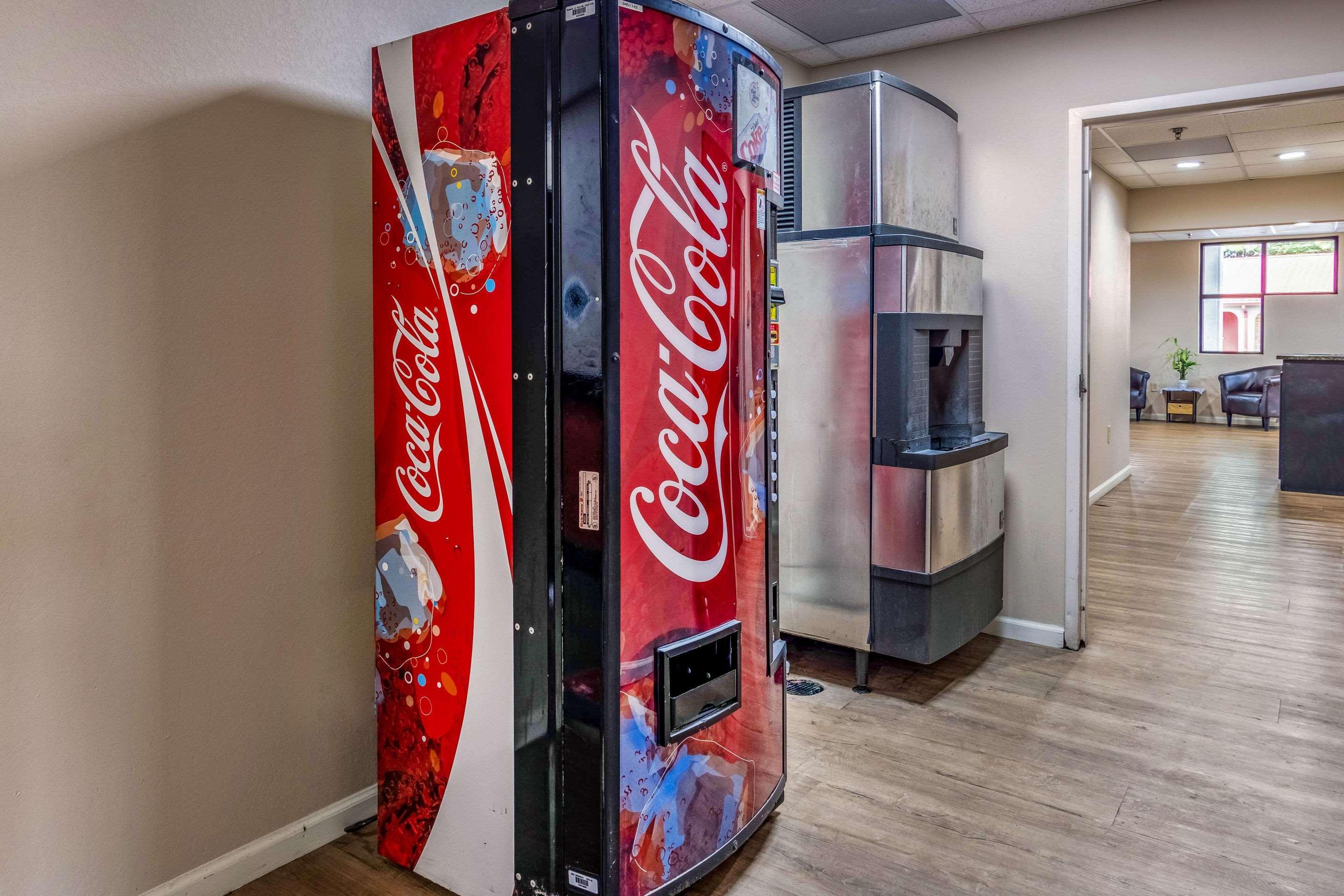 Americas Best Value Inn Opelika Exterior photo