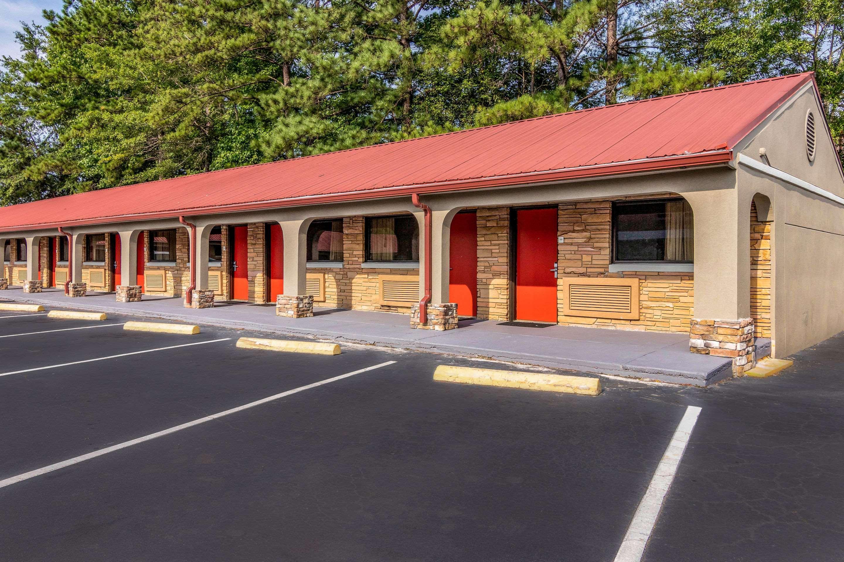 Americas Best Value Inn Opelika Exterior photo