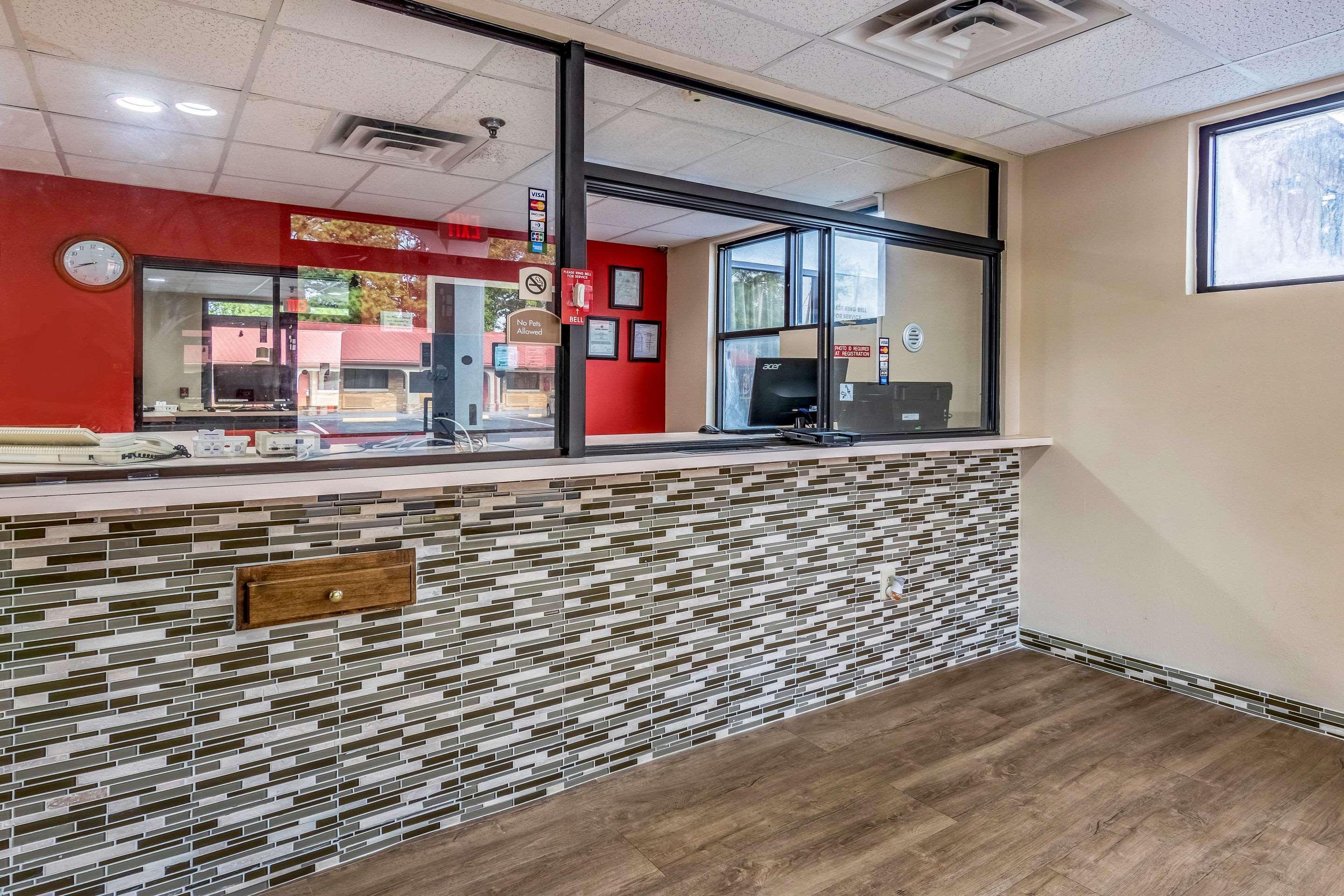 Americas Best Value Inn Opelika Exterior photo