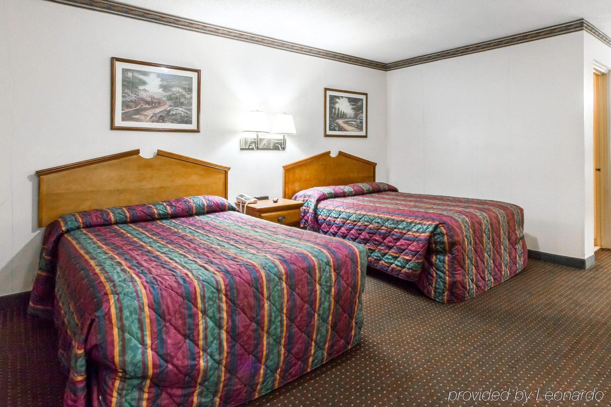 Americas Best Value Inn Opelika Exterior photo